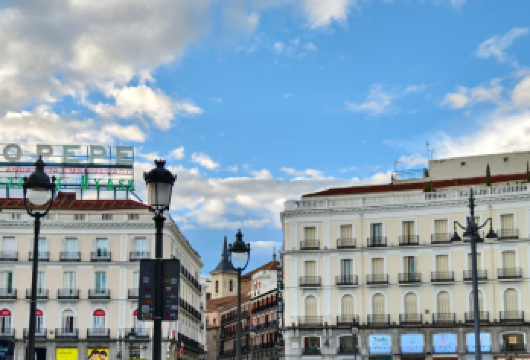 西班牙丽池公园+ 西班牙皇宫+格兰大道【中文司机/可订多日】【免费量身定制行程，多日行程包车巨惠！详情可咨询客服人员！】