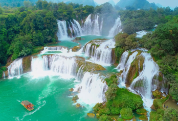 南宁出发·德天瀑布一日游【纯玩无购物+可选明仕田园·鱼鳞坝】【走进边境山水画廊，体验中越民族风情，领略跨国瀑布壮美】