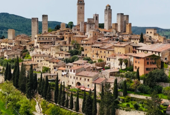 【意大利佛罗伦萨】中世纪与童话山城环游+文化体验+一日游【经验丰富中文司机，酒店接送出行，语言沟通无障碍。】