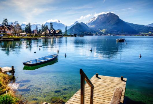 法国安纳西+瑞士日内瓦一日游|含迷你小火车|可选日内瓦湖游船【跨越法瑞边境，探索“阿尔卑斯的威尼斯”安纳西！】