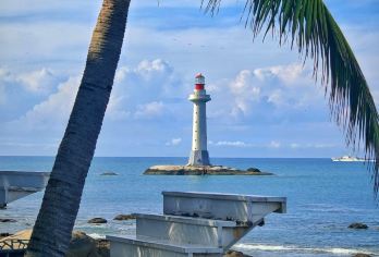 海南三亚崖州古城+大小洞天+南山文化旅游区包车一日游【景点游玩与车程时间经过精确配比，确保体验深度与舒适度，也可根据需求定制行程。】