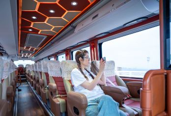 南靖云水谣景区+永定土楼王景区双景区一日游丨头等舱含餐可选【[舒适出行]优享小团升级头等舱航空座椅，全程高速，宽敞舒适，赠送登楼体验，升级特色餐，可选私家小团】