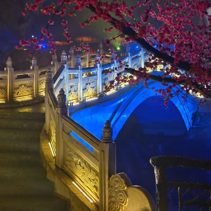 清远连州地下河+南岗千年瑶寨瑶王屋一日游中英文服务