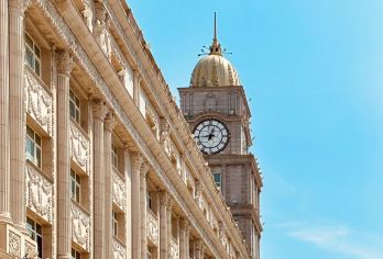 哈尔滨中央大街+索菲亚教堂+哈药六厂+冰雪大世界一日游【打卡哈尔滨地标：中央大街逛百年俄式老街+索菲亚教堂赏拜占庭建筑】