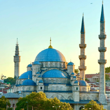 土耳其伊斯坦布尔+阿亚索菲亚大清真寺+博斯普鲁斯海峡一日游