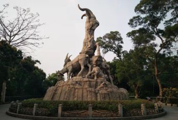 广州二沙岛花城广场+白云山+黄埔军校+陈家祠+越秀公园一日活动【精选广州具有代表性的历史景观及风景名胜，体现一日读懂广州上下两千年 专业司导服务品质出行、信誉保证。】