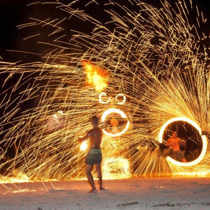 斐济鲁滨逊夜游/精彩火把舞表演含LOVO大餐含接送