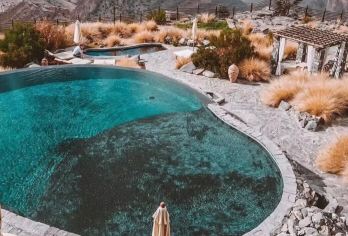 阿曼-马斯喀特包车一日游【中文专车】【行程可调】【阿曼的自然风光简直是摄影师的天堂，马斯喀特这样城市，一边是壮观的山脉，一边是无边的海洋，美的让人窒息】