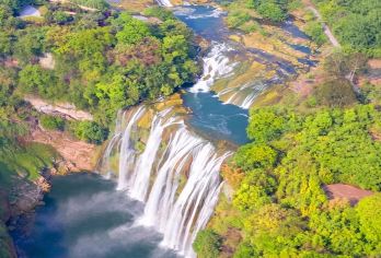 贵州黄果树+天星桥+陡坡塘瀑布一日游【纯玩，可升级舒适套餐】【[纯玩甄选]无购物、0套路、专职好评导游带团，进店违约赔付1000元。游玩时间充足，舒适享受。】
