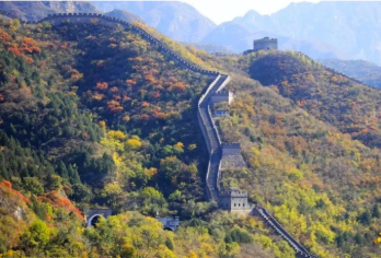 居庸关长城包车一日游【独立包车团队拓展/上门接送/时间自由】【赏秋好时节：登居庸关长城邂逅塞上秋色。】