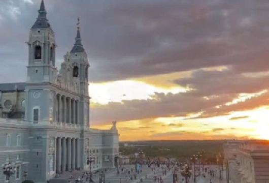 西班牙+马德里+托莱多大教堂一日游/行程可调-可定制多日【包车一日游，解锁旅行新方式！独立车辆配备经验丰富的老司机，为您量身打造专属行程。】