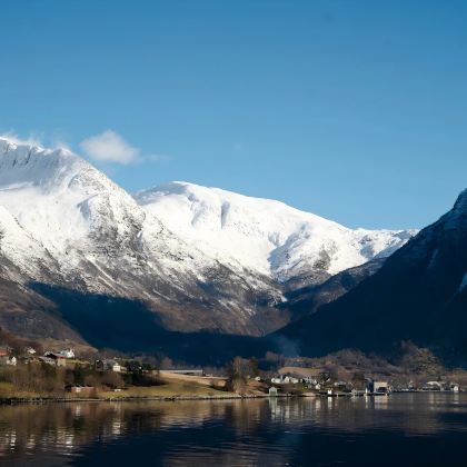 卑尔根到罗森达尔的哈当厄尔峡湾一日游