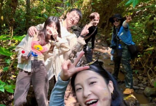 基诺山雨林徒步|高端限流路线+刺激项目体验+精品小团市区接送【赠研学证书+溯溪+竹筏+古法射箭+高空秋千+高空树降+彩妆绘脸+抓螃蟹找野果+等多种游玩项目全包含】
