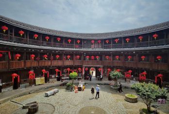 【国庆限时特惠】福建土楼王景区·承启楼+南靖土楼云水谣一日游【纯玩0购物，靠谱当地向导司机师傅带您发现南靖土楼未知的美；】