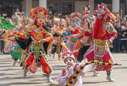 【广东潮汕年味咚咚锵】偶遇非遗英歌舞表演一日游+马年顺顺顺【偶遇表演，市区上门接送，全程纯玩无购物】