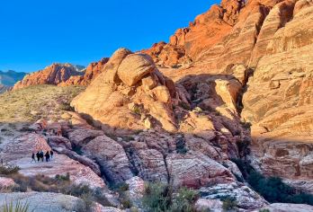 美国私享行Vegas地标深度游[红岩峡谷+七彩石]-安全无忧【专业行程定制，精选热门景点，高效游玩不走回头路，贴心服务保障，轻松】