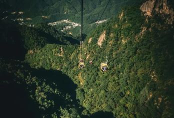 洛阳老君山一日游【2-8人精品小团 含门票 市区上门接送】【2-8人精品小团，专职司机上门接送，赠送祈福牌-登山杖-矿泉水】