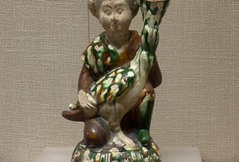 开封博物馆2.5H人工讲解 橄榄游●  资深大咖导游精讲【[橄榄游讲师团]他们博古通今，幽默睿智，善于挖掘文物背后的故事，用有趣的方式还原历史真相！】