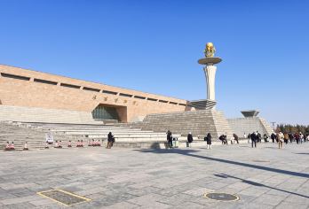 洛阳博物馆 橄榄游●2H趣味专业讲解 资深导游 多时长可选【[橄榄游讲师团]他们博古通今，幽默睿智，善于挖掘文物背后的故事，用有趣的方式还原历史真相！】