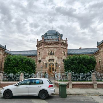 匈牙利布达佩斯往返丨塞克什白堡小镇一日游