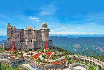 巴拿山和金桥私人旅游，含韩国导游和按摩体验【便捷的酒店接送服务将助您顺利启程并安全返回。 漫步在新建成的金桥上，欣赏从山顶到海滩的壮丽景色。这座桥长150米，海拔1414米。 您可以选择*适合您需求的各种水疗护理，并享受使用 **** 天然成分带来的舒缓体验。】