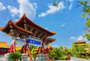 【小龙旅游】美食--  逛清明上河园品宋宴  吃开封小笼包 【精选清明上河园 宋宴 让您不仅是一场宴会，一场大秀，更是一次穿越千年、化身画中人的奇妙】