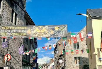 爱尔兰都柏林往返 邓莱里小镇【海滨小镇漫步 可定全境包车】【专属私密，一家一团，尽享自在旅途。】