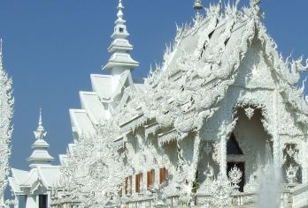 【限时大促】清迈黑庙+白庙+蓝庙一日游【纯白琉璃镶嵌的奇迹圣殿，光影幻境中颠覆你对佛教艺术的终极想象!】