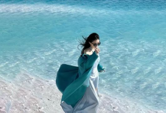 格尔木+察尔汗盐湖+翡翠湖+沙漠雅丹一日游【2-8人小团】【[真专业]五星司导专业服务，赠格尔木市区上门接送，出行无忧】