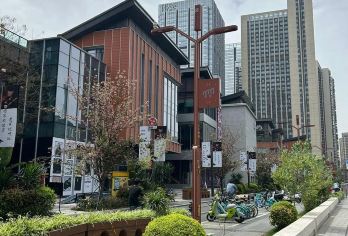 成都市区包车游|大熊猫繁育基地&东郊记忆&武侯祠&杜甫草堂【上门接送|行程可调|畅玩市区热门景点】