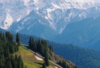 乌鲁木齐-天山大峡谷碧龙湾+照壁山+乔亚草场/司机包车接送【专车接送，私人小团，自由停靠，深度游览。】