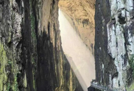 格凸河一日游（含午餐门票+观光车+游船）全程纯玩，不进购物店【格凸河一日游（含门票+观光车+游船）全程纯玩，不进购物店】