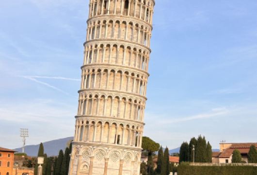托斯卡纳双城奇缘丨比萨斜塔奇迹+佛罗伦萨 一日中文包车之旅【一日串联世界遗产比萨斜塔与文艺复兴发源地佛罗伦萨，感受人文与建筑的时空碰撞。】