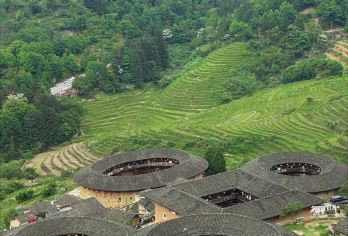 南靖田螺坑加厦门大学包车一日游【私人定制包车服务，全程时间充足，轻松自由行线路，家人般的接待精致小团专属服务】