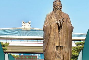 曲阜孔子博物馆【15人精品小拼团讲解】十佳导游精讲半日游【精选多年资深、经验丰富导游，专业讲解，贴心服务】