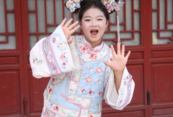 小河沿早市+小南天主教堂+沈阳故宫+张学良旧居+中街+九一八【国家持证导游精讲+拍照超美+美食推荐达人+10人小团精致出行+包含蓝牙耳机+优游出行品质保证】