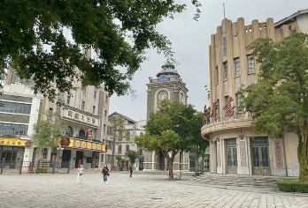 海口-南洋文化溯源一日游-冯小刚电影公社+海南省博物馆【寻访冯小刚电影公社南洋景区，换装拍摄民国风照片，沉浸式穿越回民国时期】