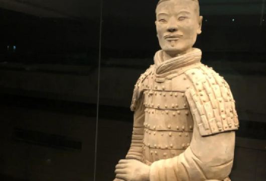 西安秦始皇帝陵兵马俑英文团-含票午餐往返巴士导游英文讲解【全程省心，把力气留给看风景】