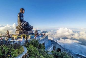 越南沙巴SaPa一日游（沙巴古街+百年教堂+攀西邦峰【[法式山城秘境]穿越云雾，邂逅高山梯田与色彩斑斓的少数民族集市】