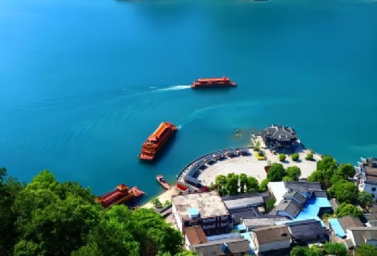 【优选推荐】宜昌清江画廊一日游『A线/B线自选·可选小团』【[山水秘境]乘仿古画舫船行碧波上，人在画中游，A线登武落钟离山俯瞰清江，探访巴人发祥地的远古传说！】