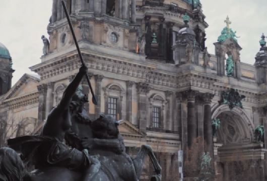 德国柏林市区-夏洛滕堡宫-选帝侯大街-御林广场-包车-精选【专属客服和本地中文司机，一家一团包车】