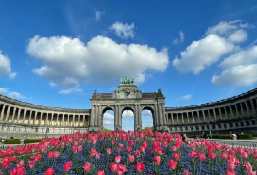 比利时布鲁塞尔大广场+艺术山+布鲁日爱之湖+贝居安修道院之旅【从布鲁塞尔经典地标到童话般的中世纪小镇布鲁日。】