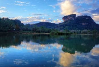 武夷山+天游峰+九曲溪竹筏一日游【保证有竹筏+上门接送】【游武夷精华线路，精致小团，纯玩无购物，导游讲解。】