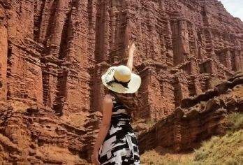 库车神秘大峡谷包车一日游【中文专车】【1单1团】【酒店接送】【库车托木尔&克孜利亚大峡谷——异域风情的地质奇观[中文专车]】