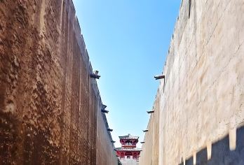 杭州出发：横店影视城一日游（剧粉打卡胜地）【专车接送 | 可选英文导游 | 行程可调 | 可定制行程】