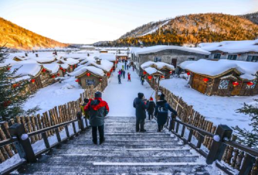 包车雪乡一日游【0购自由行~私家亲子~深度游玩】亚布力起止M【亚布力西站起止，专车接送，全程无购物无自费，这里蓝天深而高远，空气纯而清新，还可以和傻狍子亲密互动】