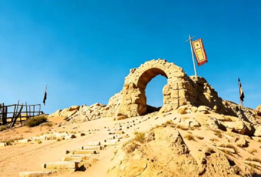 (纯玩)宁夏银川·镇北堡西部影视城+贺兰山岩画+西夏陵一日游【[热门景点]大话西游影城，东方金字塔西夏陵，远古的呼唤贺兰山岩画】