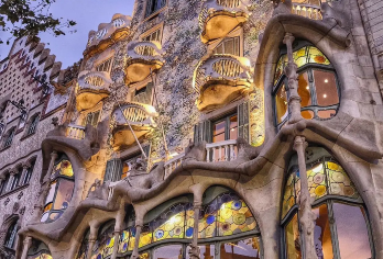 圣家族大教堂＋巴特罗之家＋桂尔公园【高迪秘境穿越巴塞罗那】【包车游不拼车|中文司机服务|景点可调】