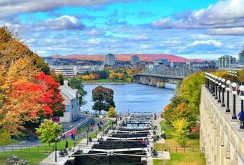加拿大渥太华国会山+拜沃德市场一日游/-行程可调-可定制【专属客服和本地中文司机，一家一团包车】
