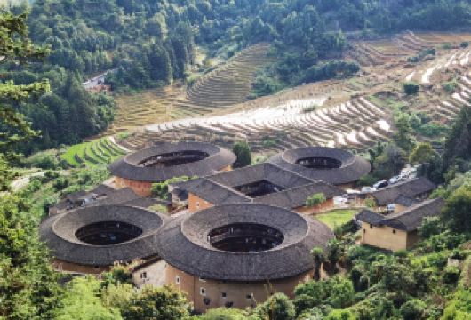 【泉州出发】南靖田螺坑土楼+永定高北土楼双景区一日游独立包团【[专属服务]1单1车，一台车一整天只为您服务 ，不拼团告别拥挤，上门接送更省心，天天发团灵活选】